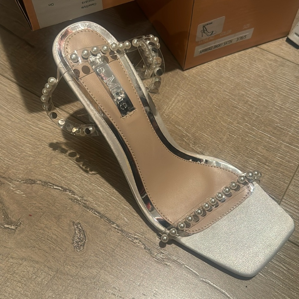 Brand new Be Mine pearl heels never worn size 5